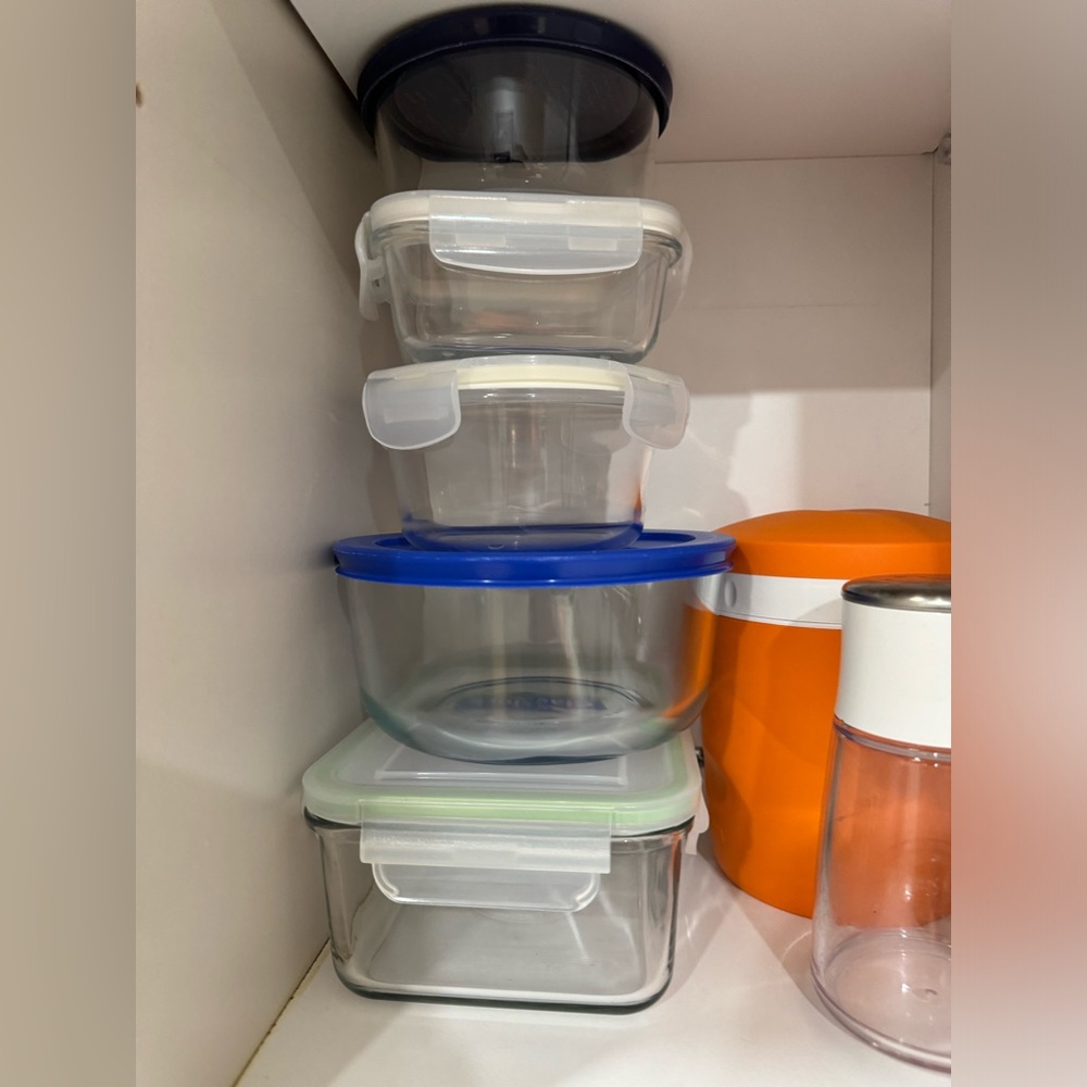 Glass containers lot